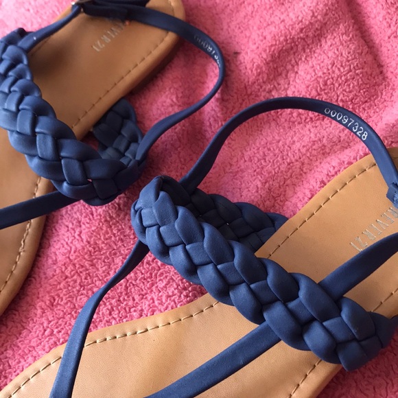 Cute Sandals ! - Picture 2 of 4